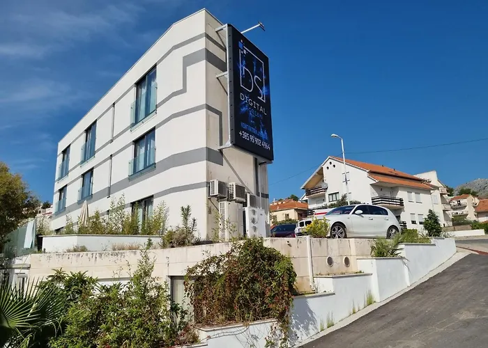 Hotel Jona